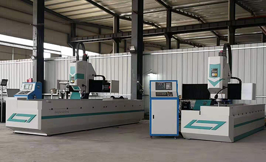 小型數(shù)控鉆床加工中心開機(jī)及回原點的操作注意事項