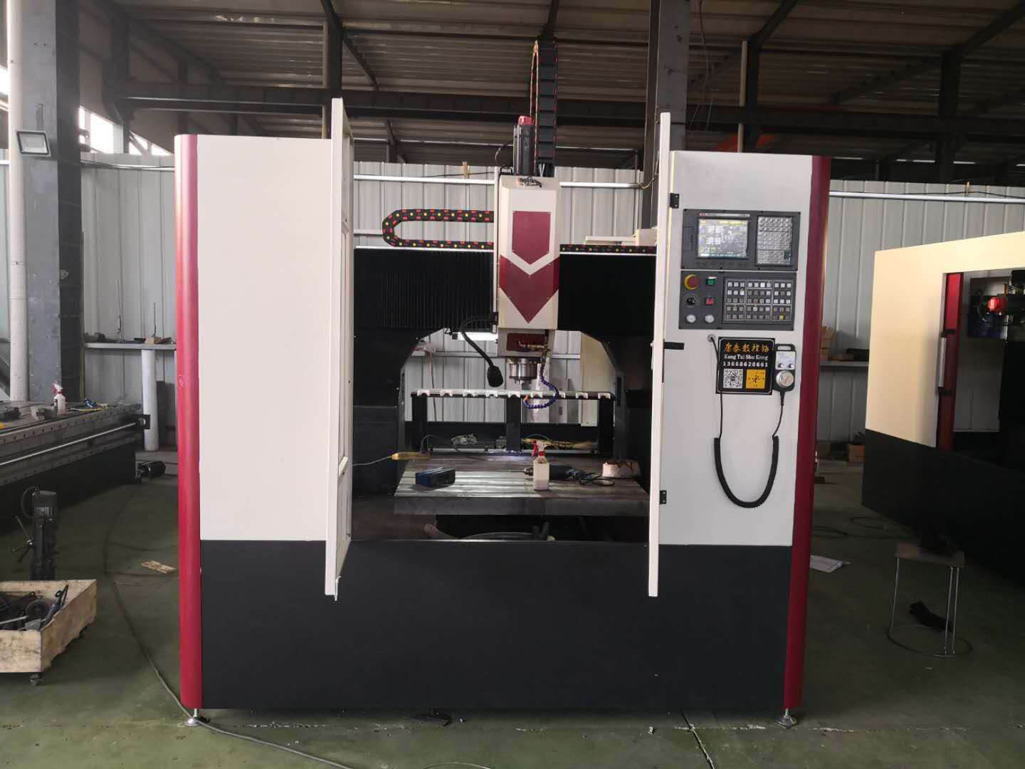 鋁型材加工中心操作注意安全事項(xiàng)